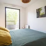Bright 37M For 2 With Balcony In Paris!