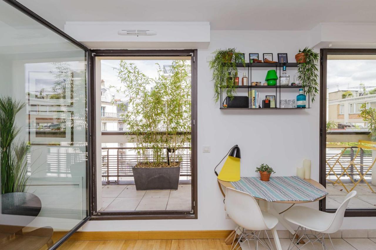 Bright 37m For 2 With Balcony In Paris! Parijs