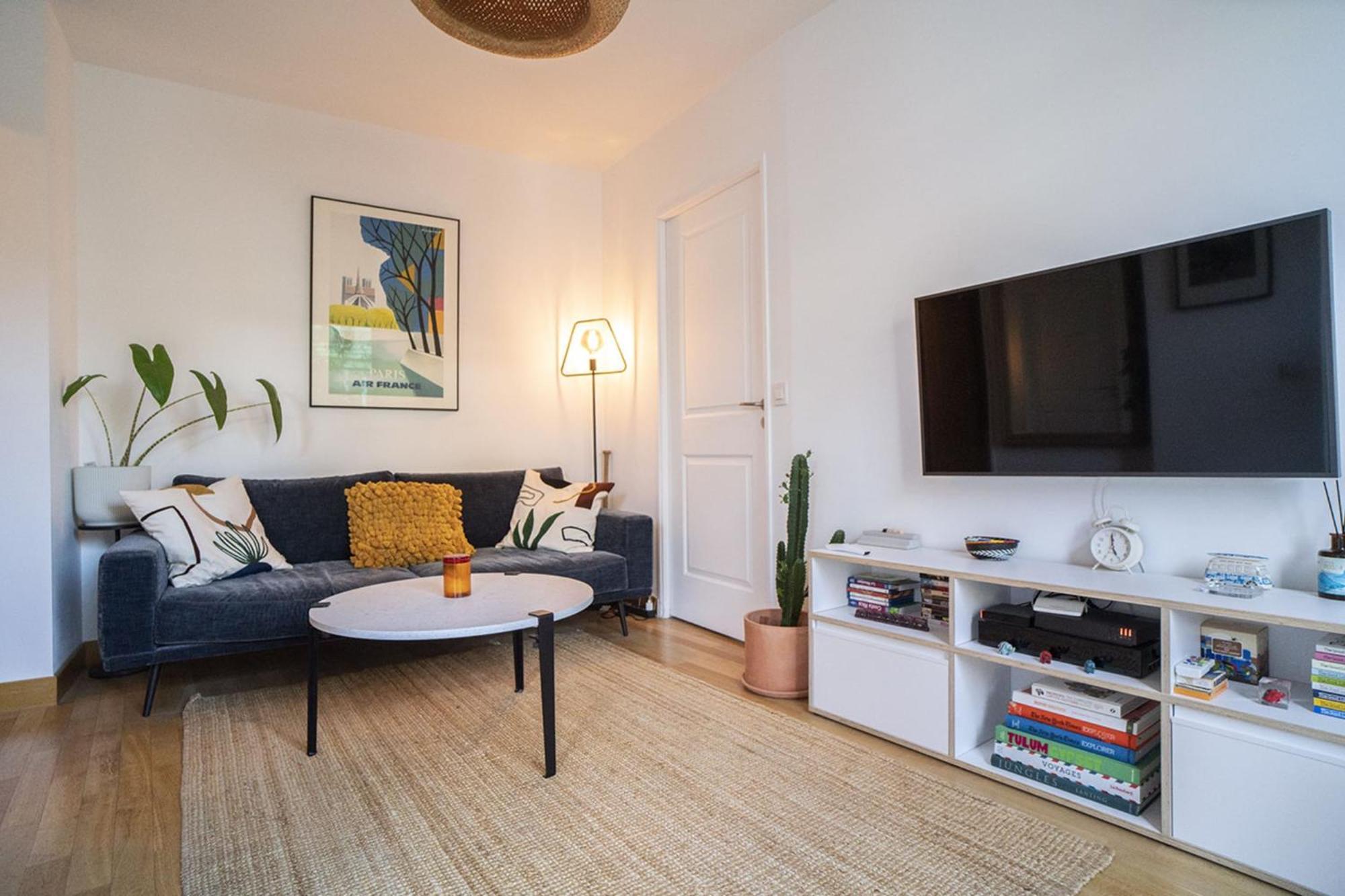 Appartement Bright 37m For 2 With Balcony In Paris!